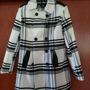 I.N San Francisco white & black plaid coat. Jrs XL
